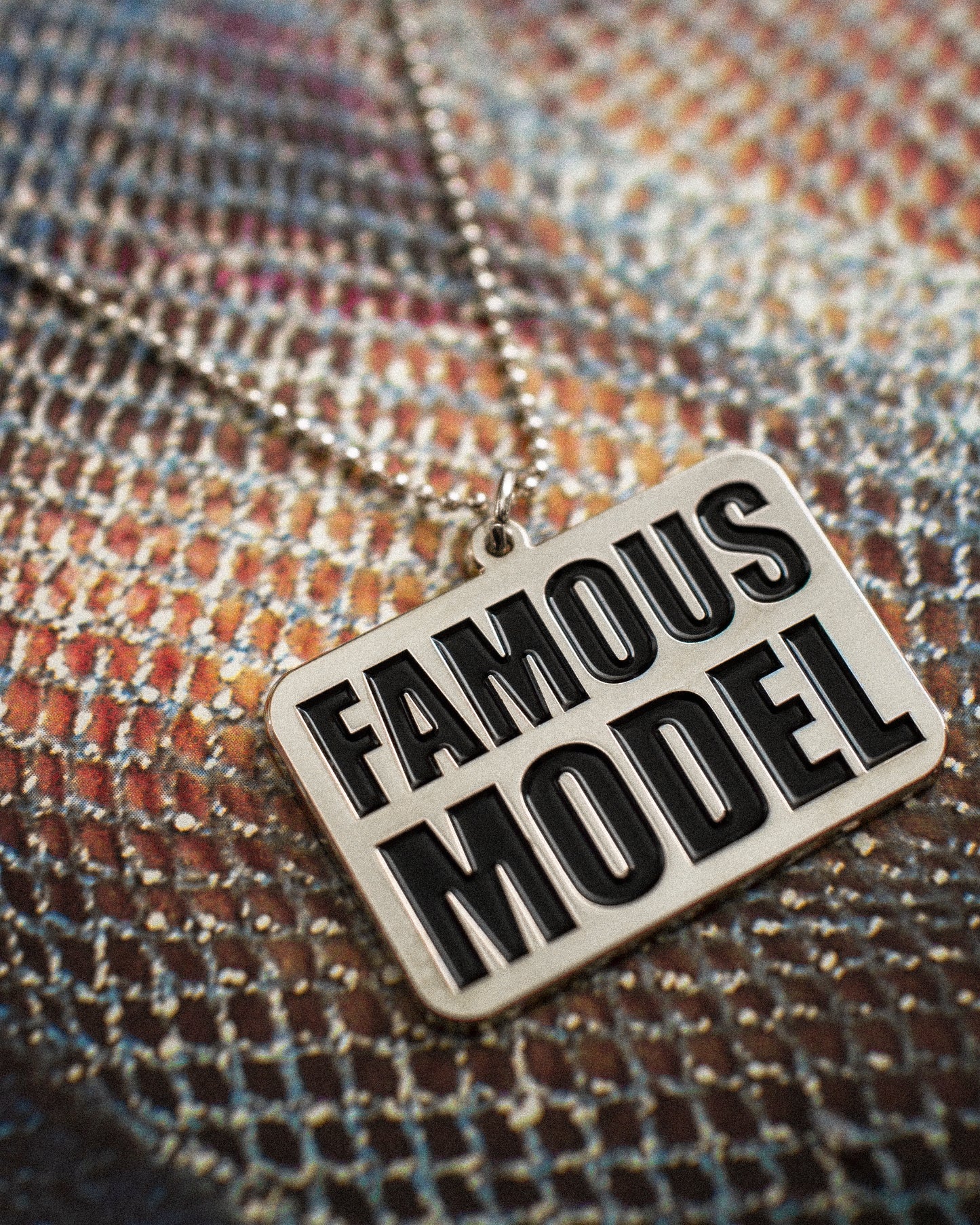 FAMOUS MODEL NECKLACE